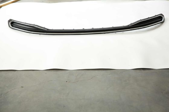 3GB 807 Schutz-Streifen-helle Stange VW Passat 568 hinterer Stoßstange 19-20 Auto-Stoßstreifen